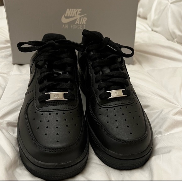 👟BRAND NEW • Nike Air Force 1 '07 LE Low . 💯 authentic - Picture 8 of 15